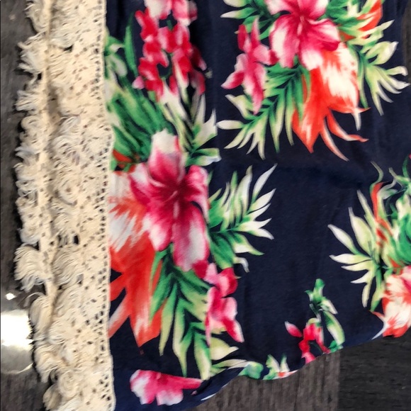 Blouse - Picture 2 of 3